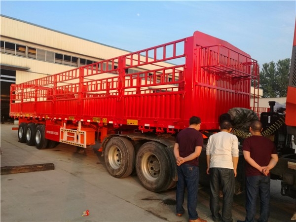 Warehouse Fence Semi-Trailers